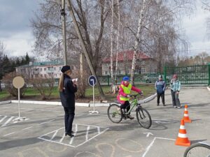 команда учащихся ГБОУ СОШ с. Новодевичье приняла участие в окружном этапе регионального конкурса Безопасное колесо