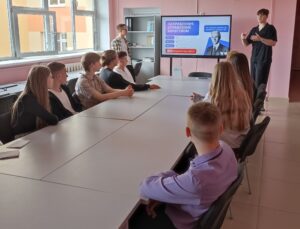 встреча старшеклассников школы с представителями студенческого совета ТГУ