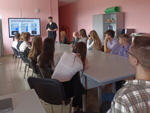 встреча старшеклассников школы с представителями студенческого совета ТГУ
