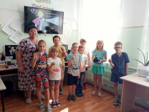ребята из пришкольного лагеря ГБОУ СОШ с. Новодевичье посетили сельскую библиотеку